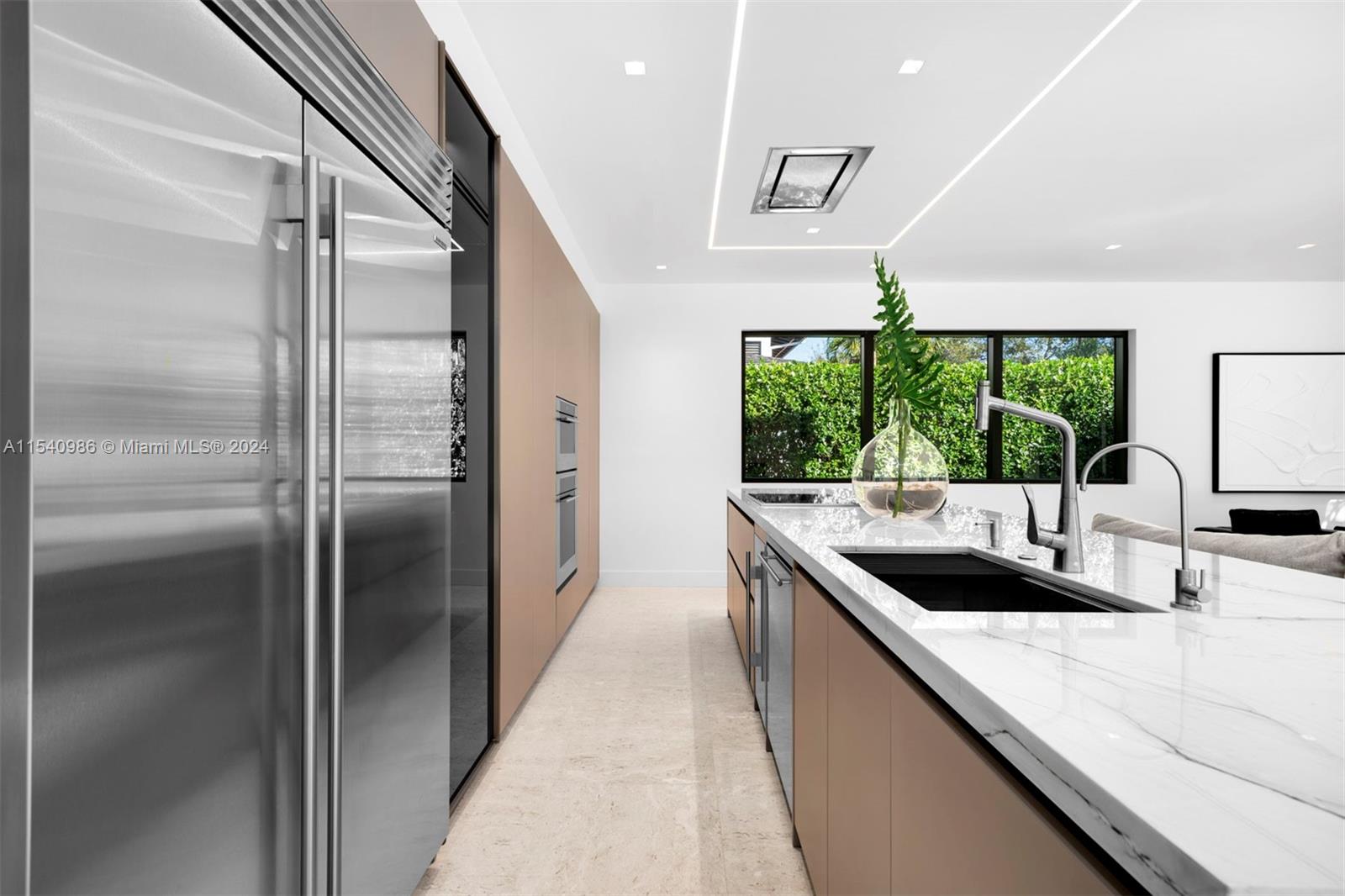 9595 SW 72 Ct