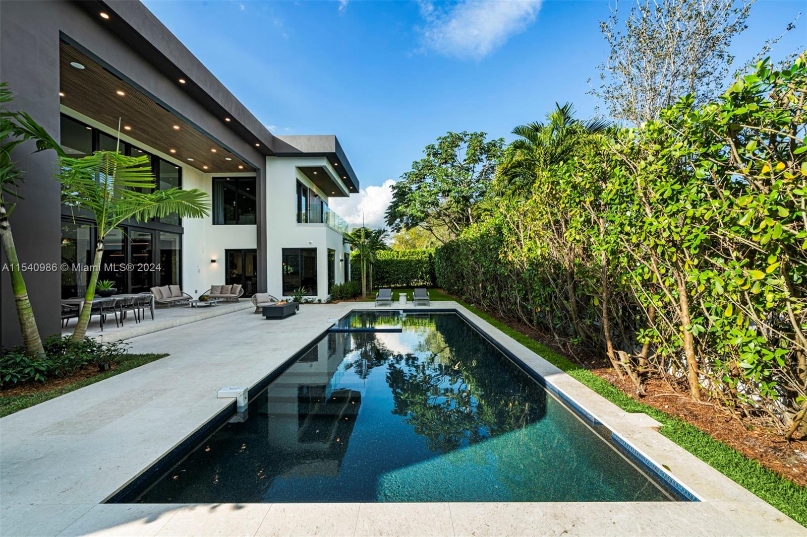 9595 SW 72 Ct