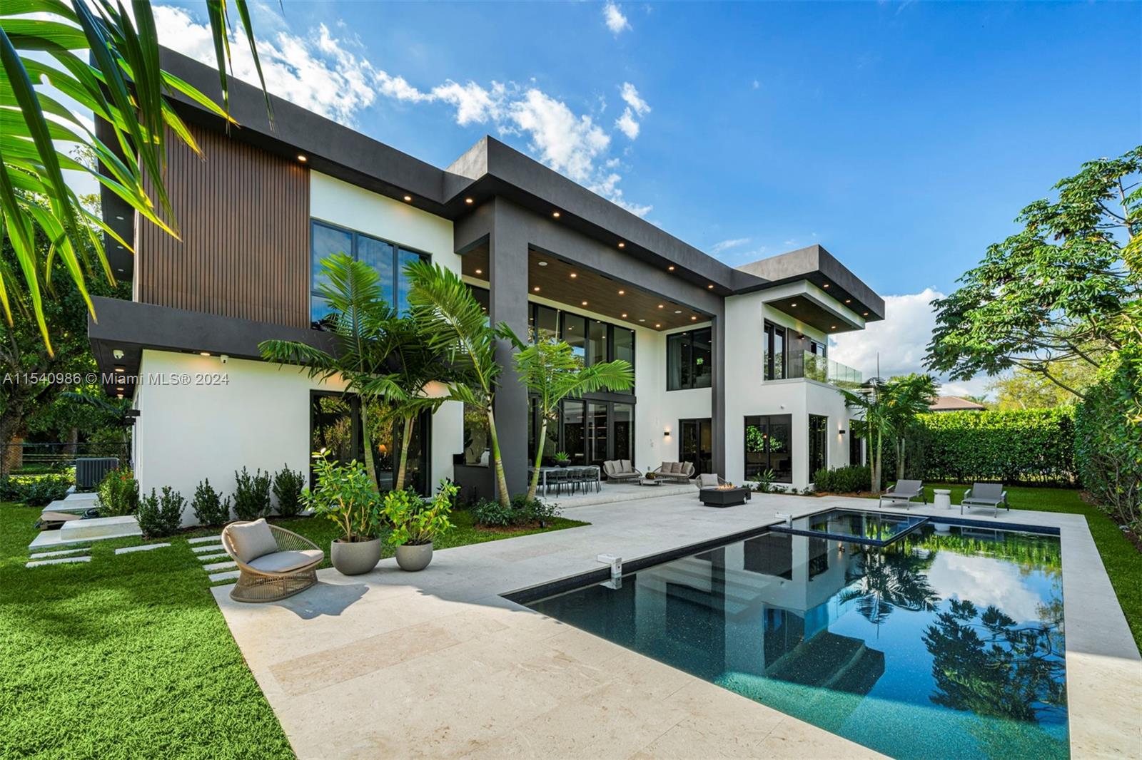 9595 SW 72 Ct