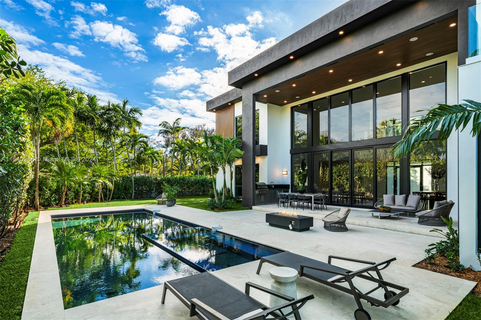 9595 SW 72 Ct