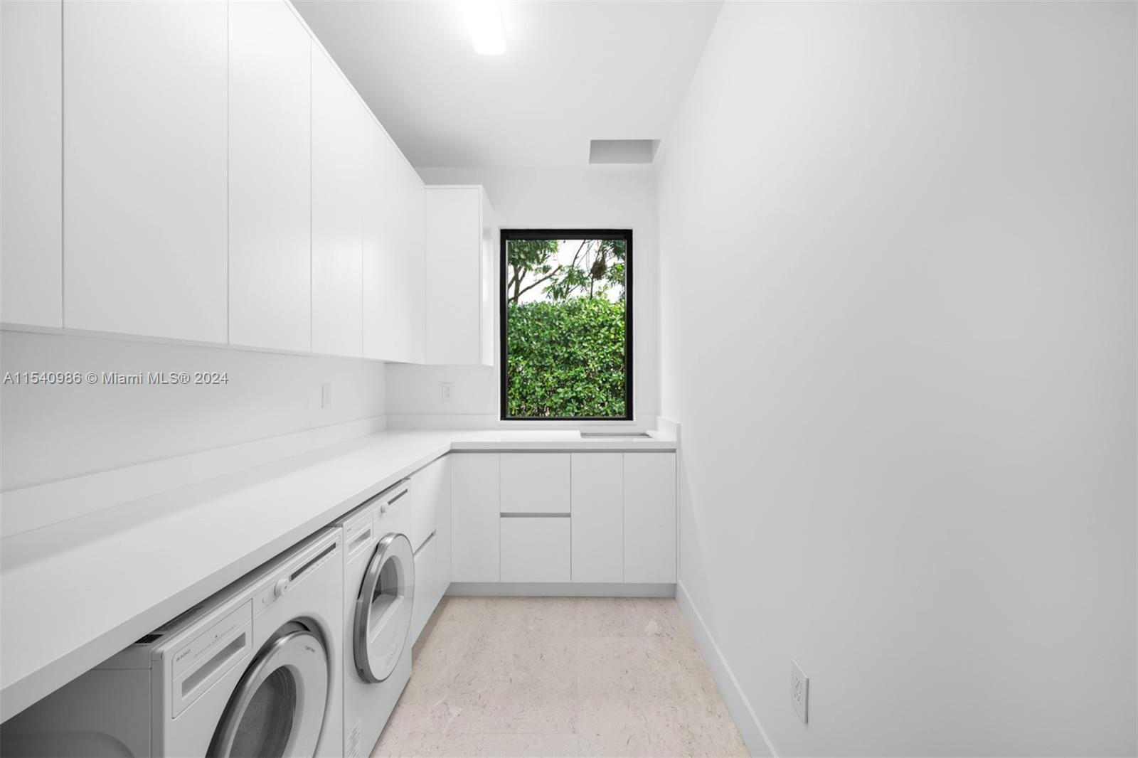 9595 SW 72 Ct