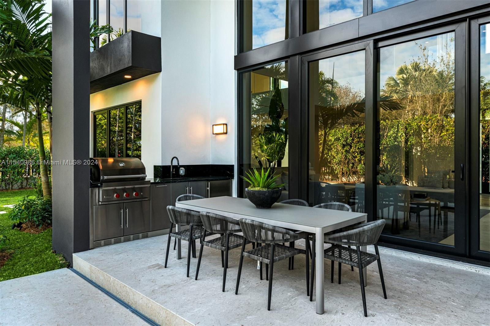 9595 SW 72 Ct
