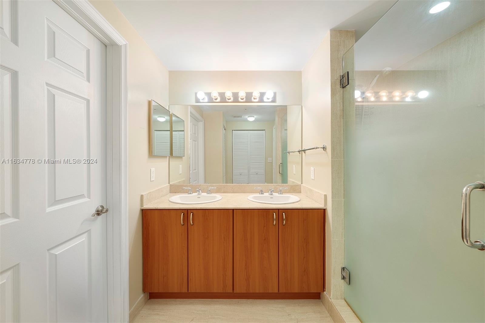 2425 SW 27th Ave # 804