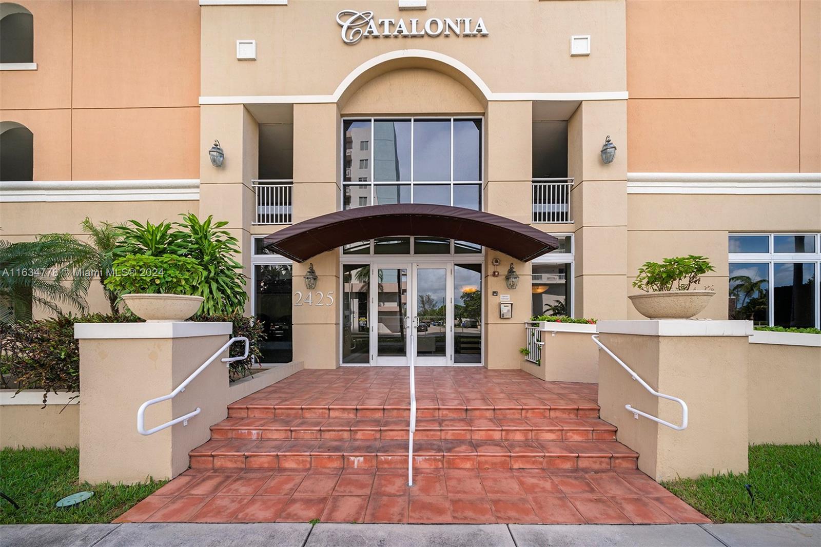 2425 SW 27th Ave # 804