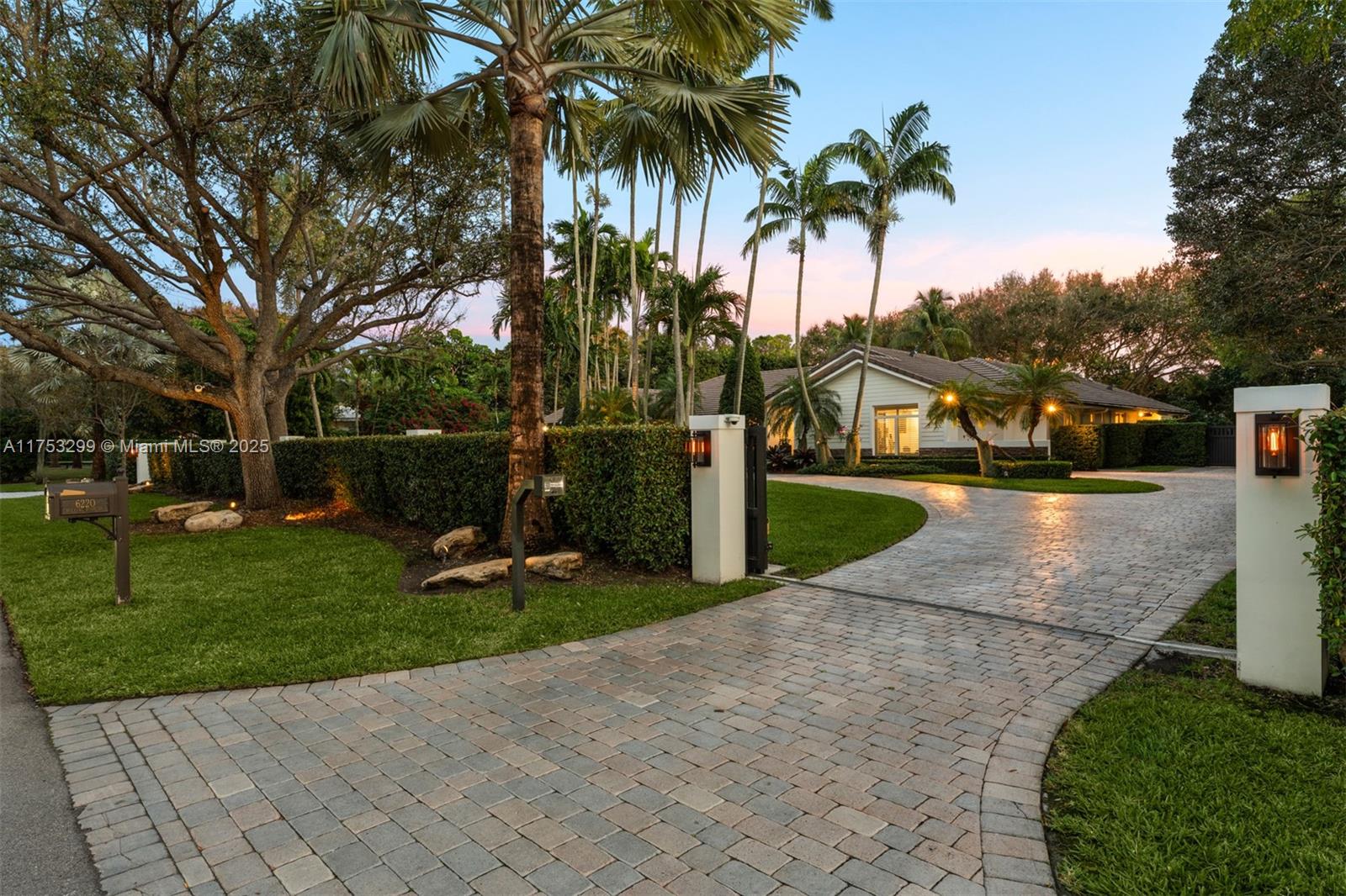 6220 Rolling Road Dr