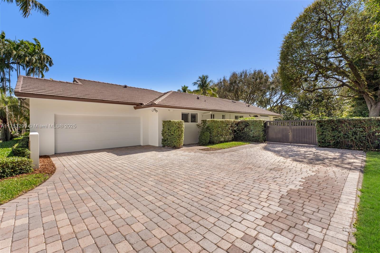 6220 Rolling Road Dr