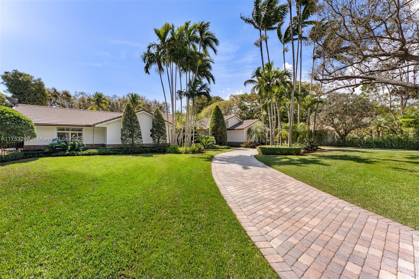 6220 Rolling Road Dr