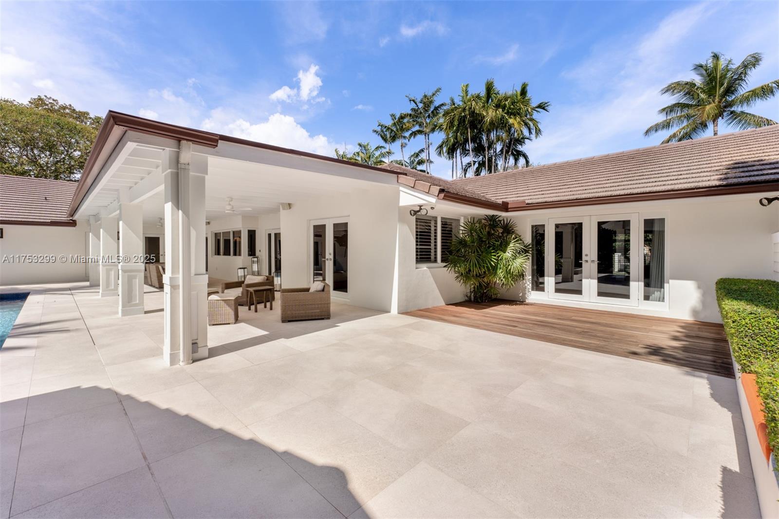 6220 Rolling Road Dr