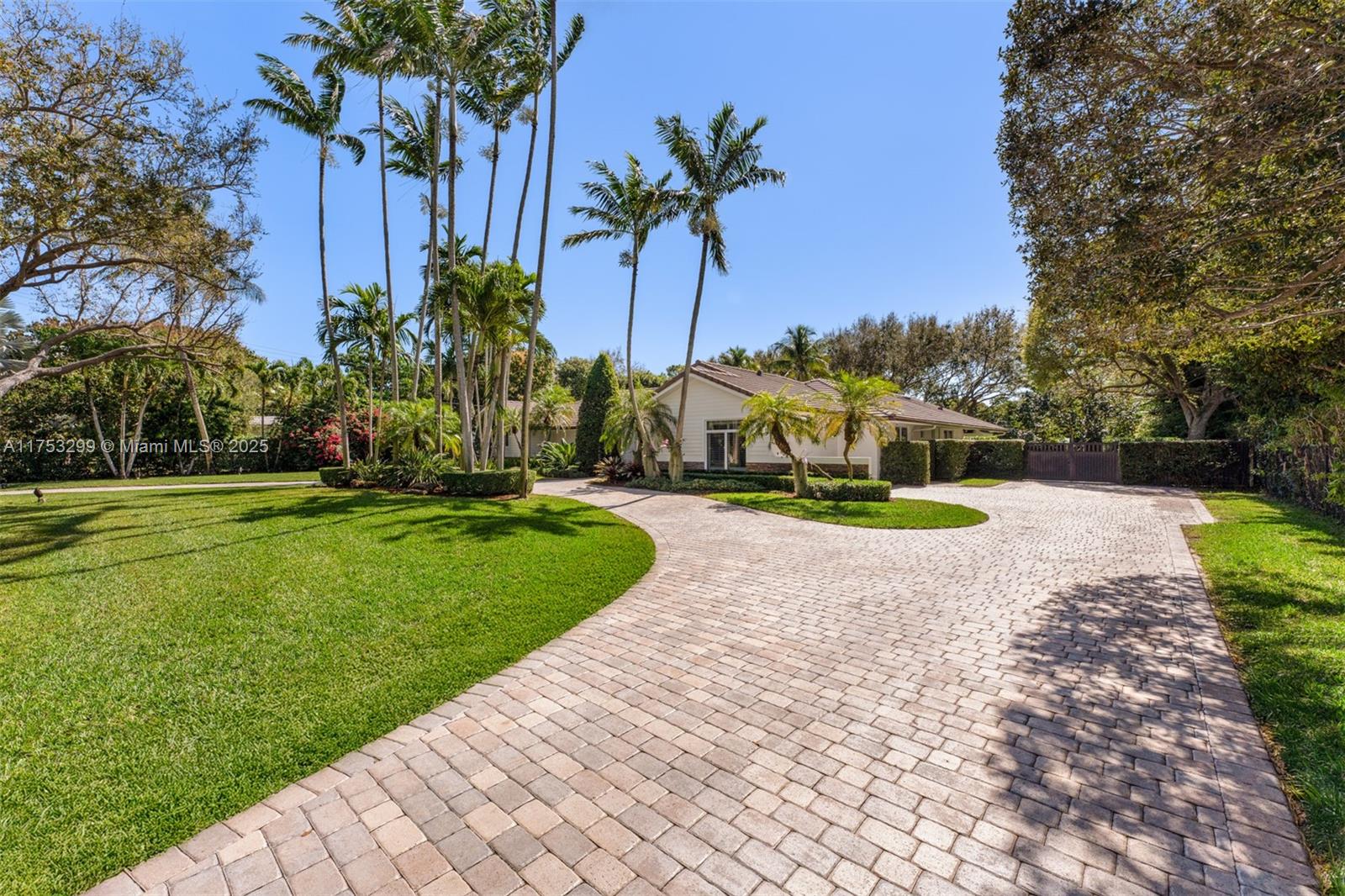 6220 Rolling Road Dr