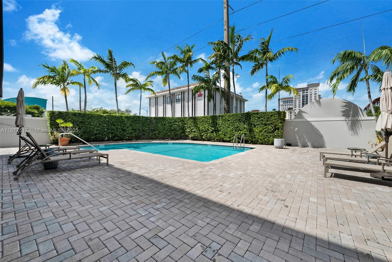 2351 Douglas Rd # 612
