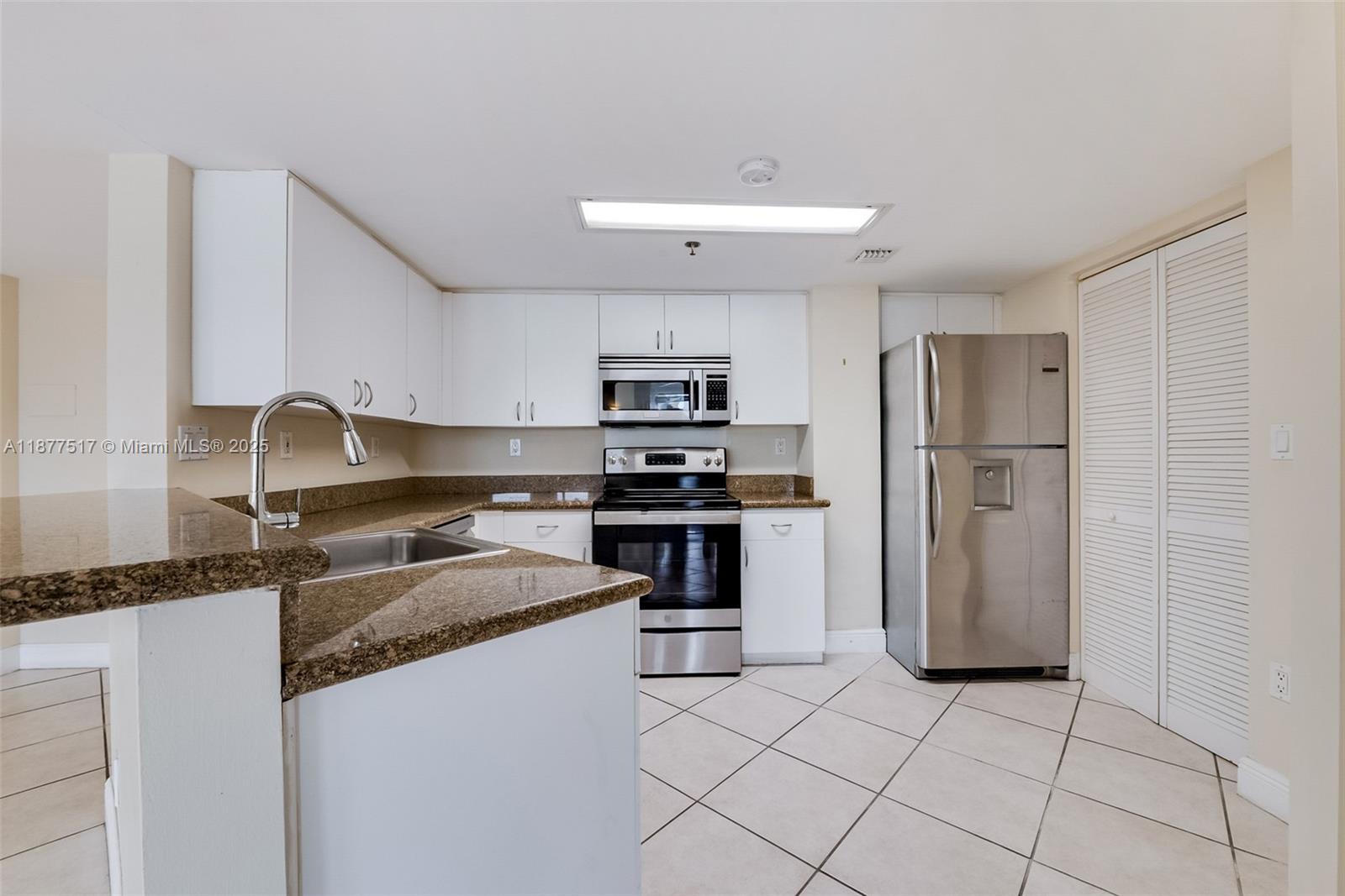 2351 Douglas Rd # 612