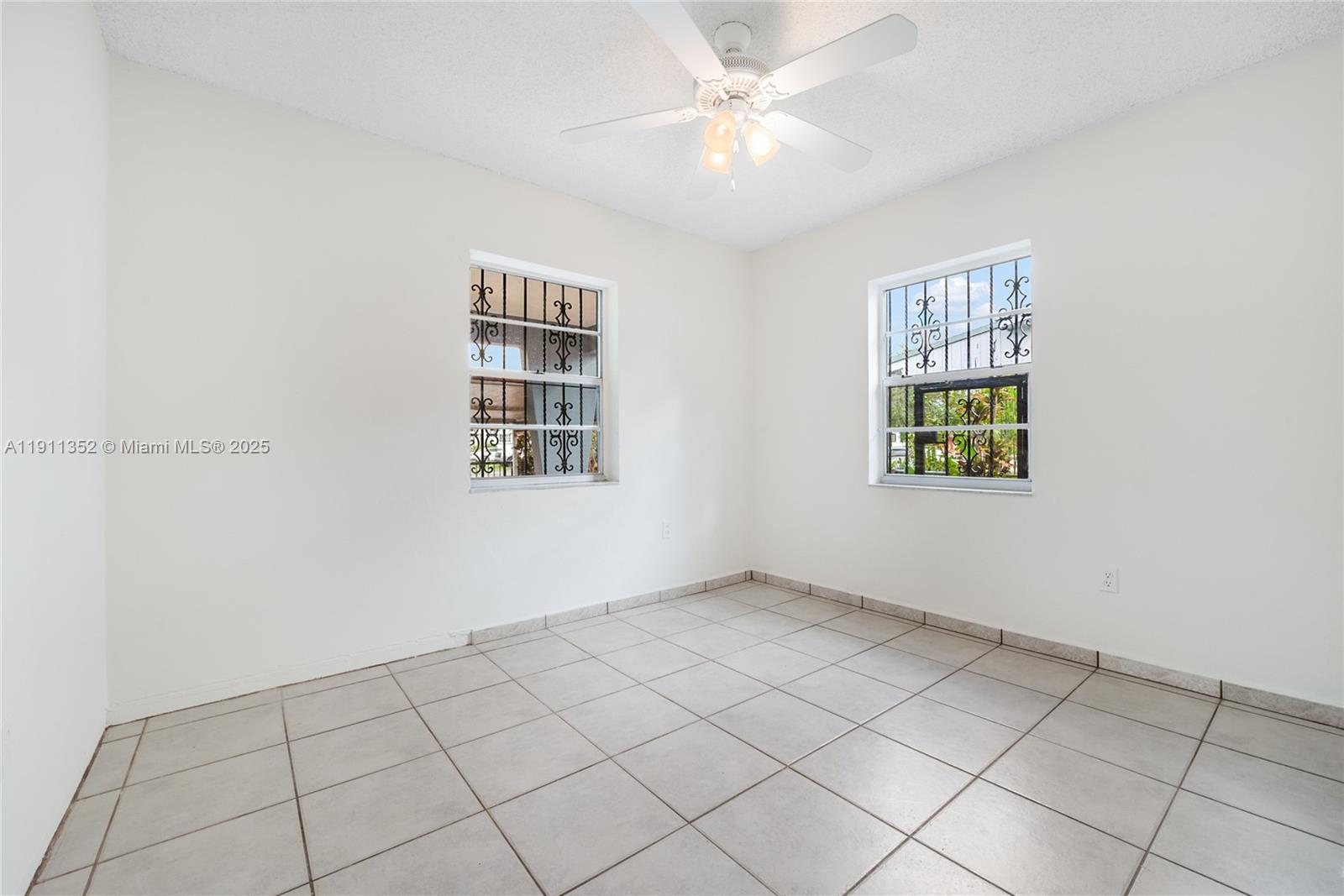682 W 37th St