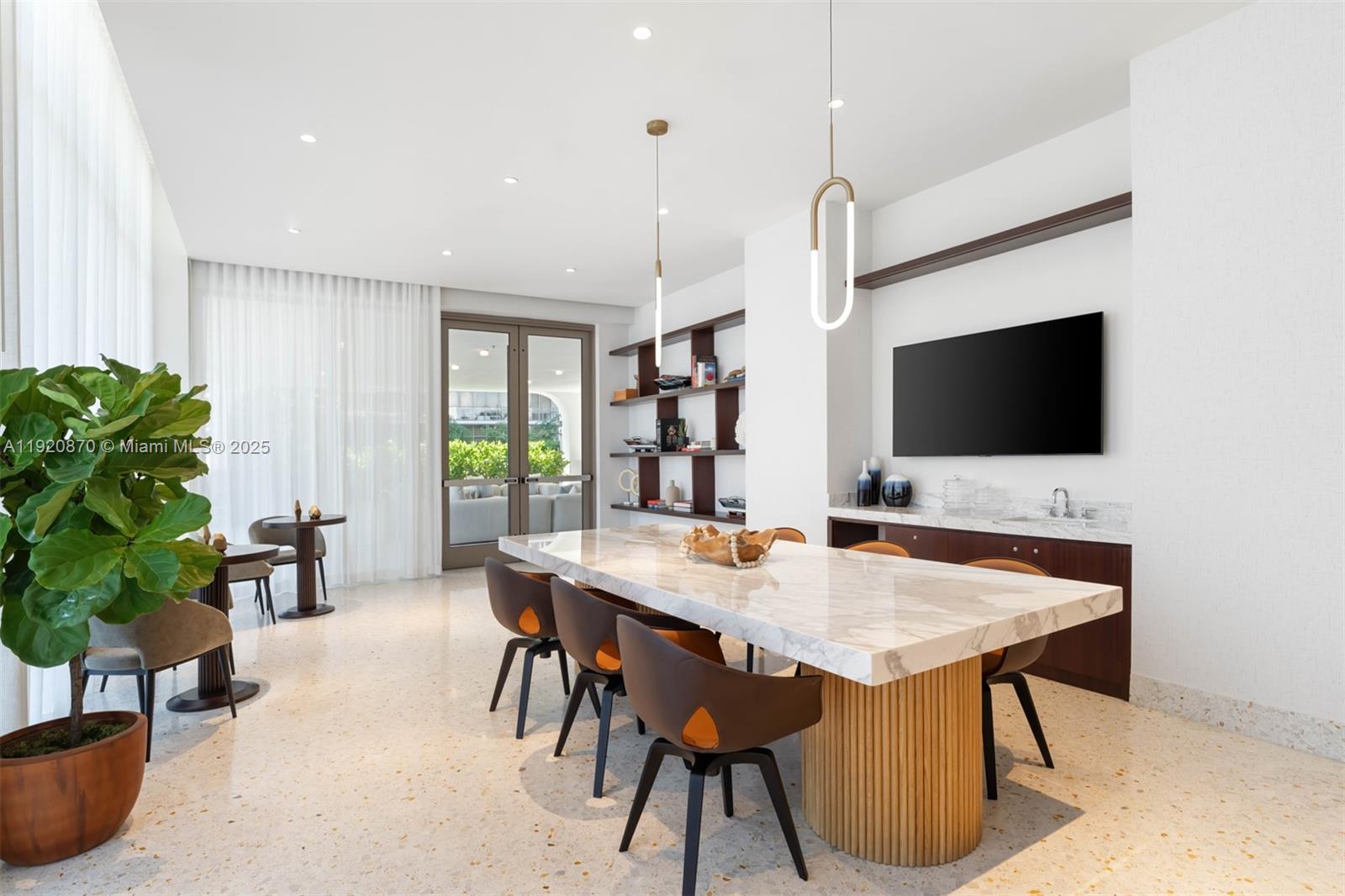 2678 Tigertail Ave # 1504