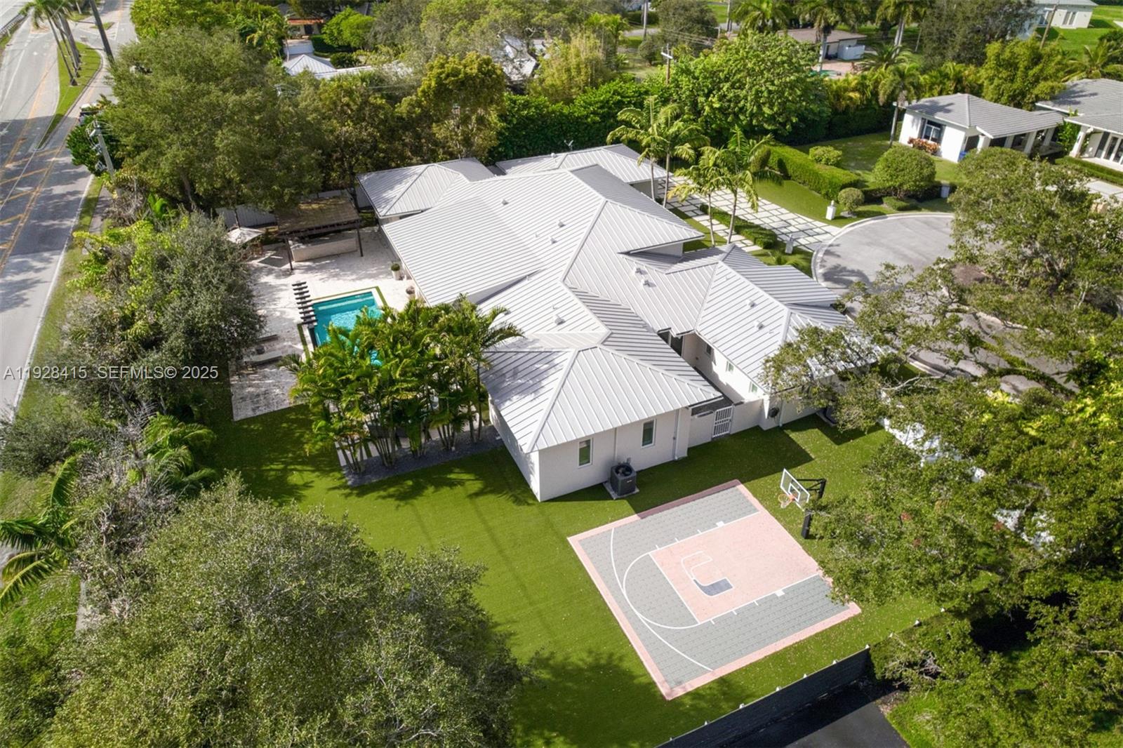 7222 SW 79th Ter