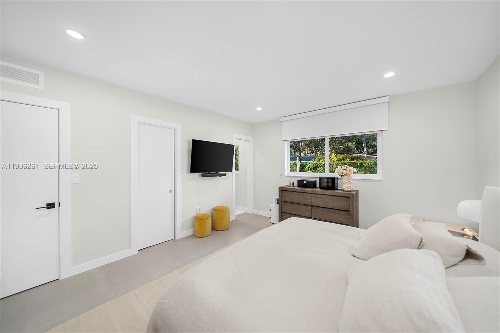 5835 SW 100th Ter
