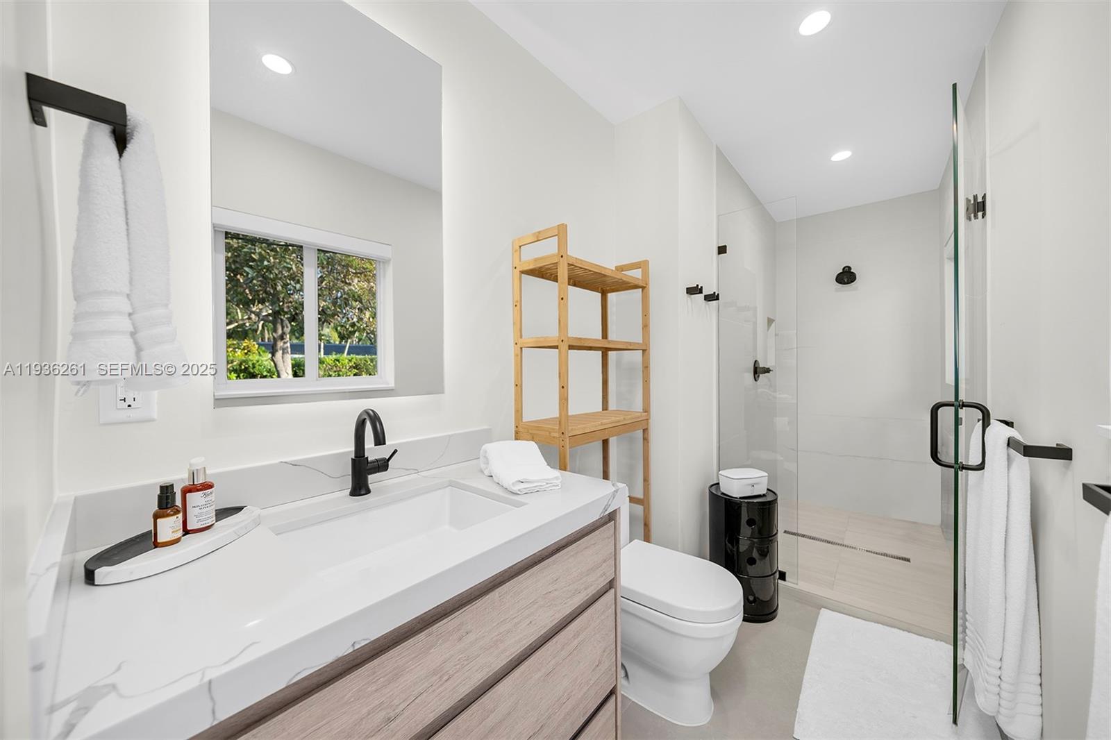 5835 SW 100th Ter