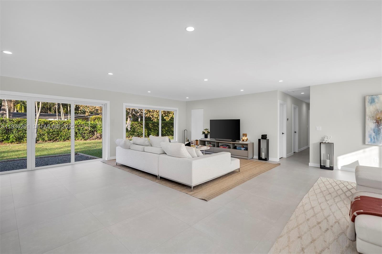 5835 SW 100th Ter