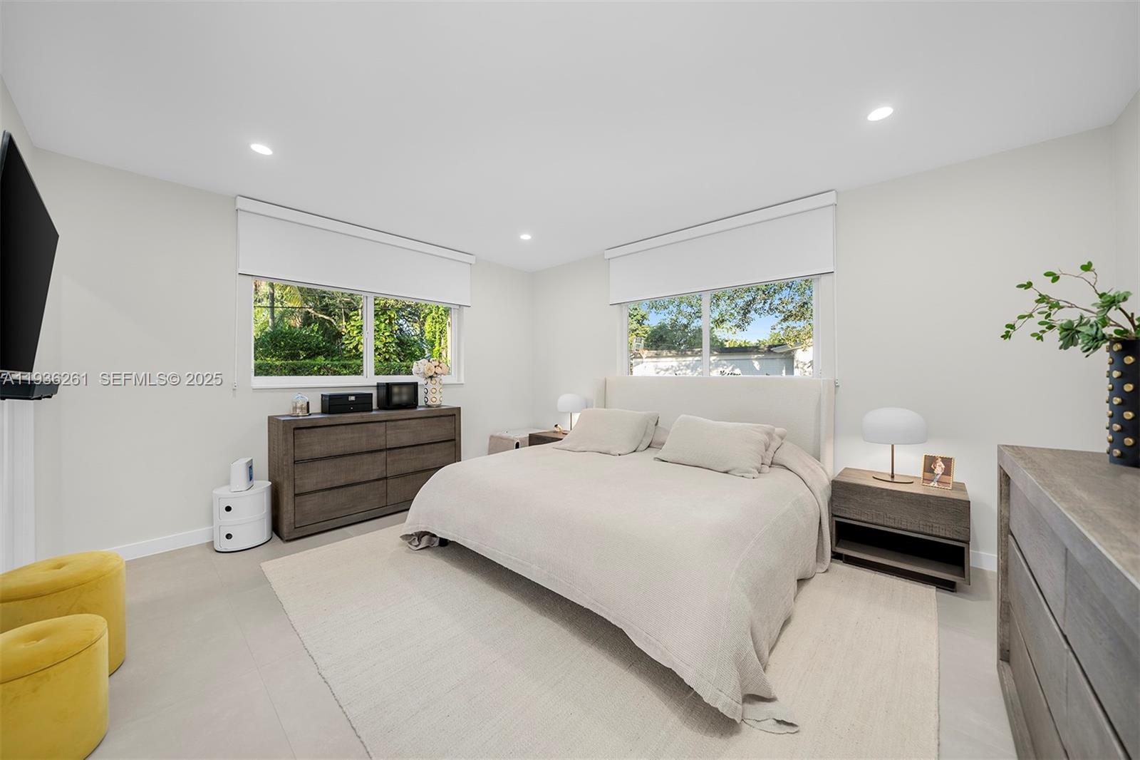 5835 SW 100th Ter