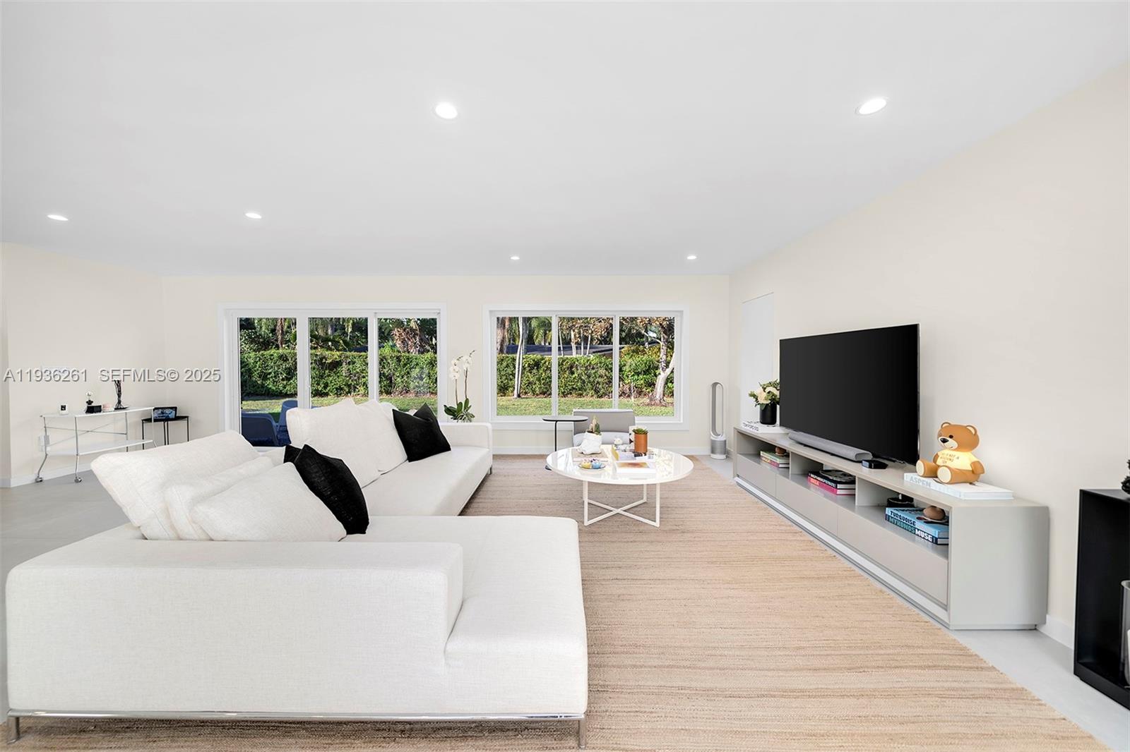 5835 SW 100th Ter