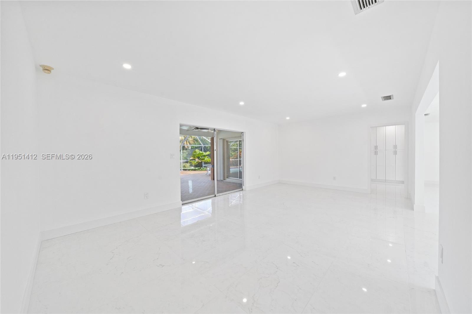 7021 SW 107 St