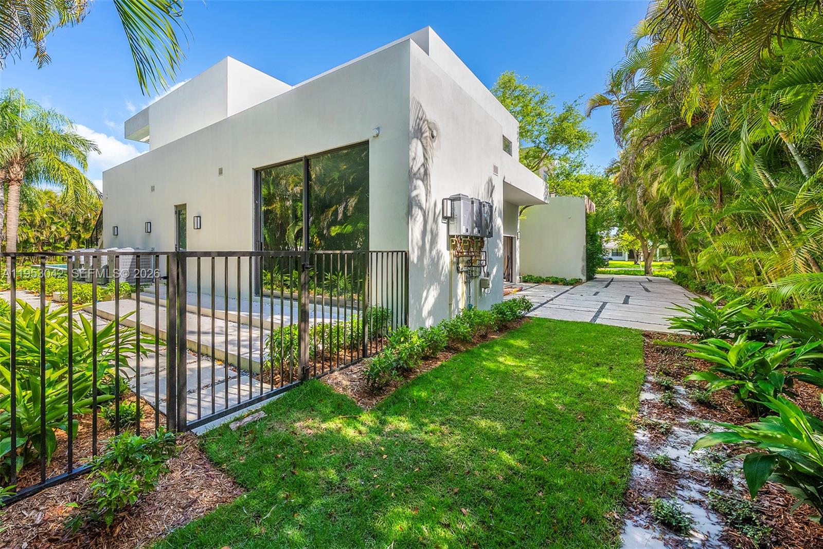 5825 SW 111th Ter