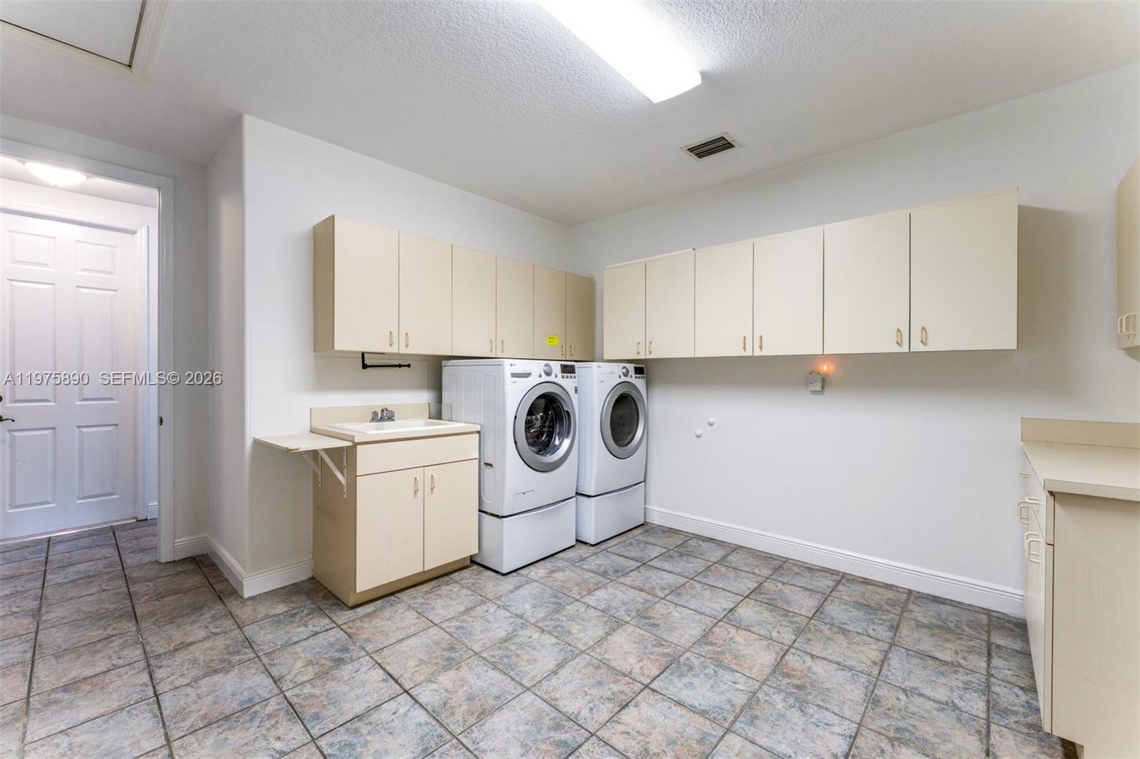 7280 SW 100th St