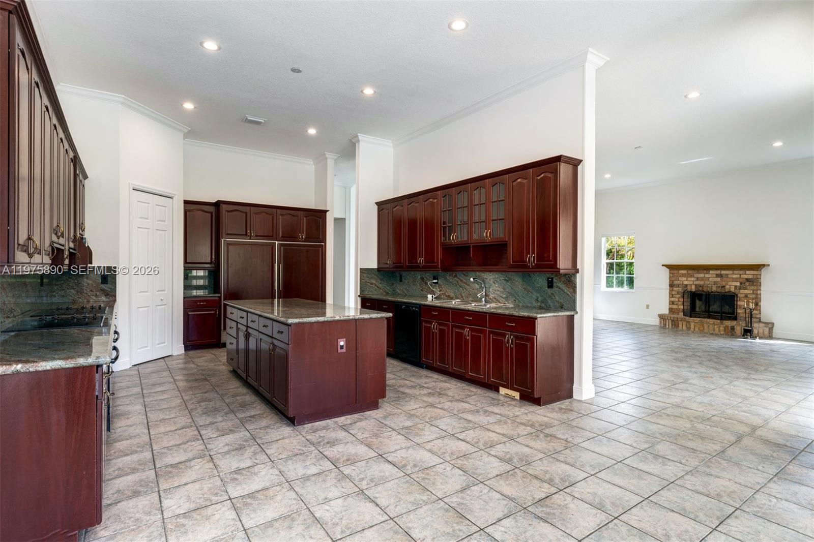 7280 SW 100th St