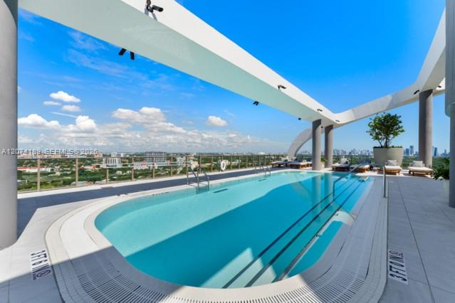 2678 Tigertail Ave # 302