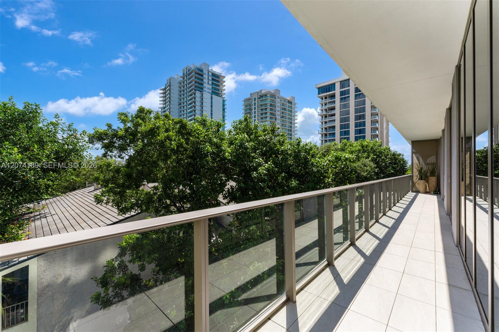 2678 Tigertail Ave # 302