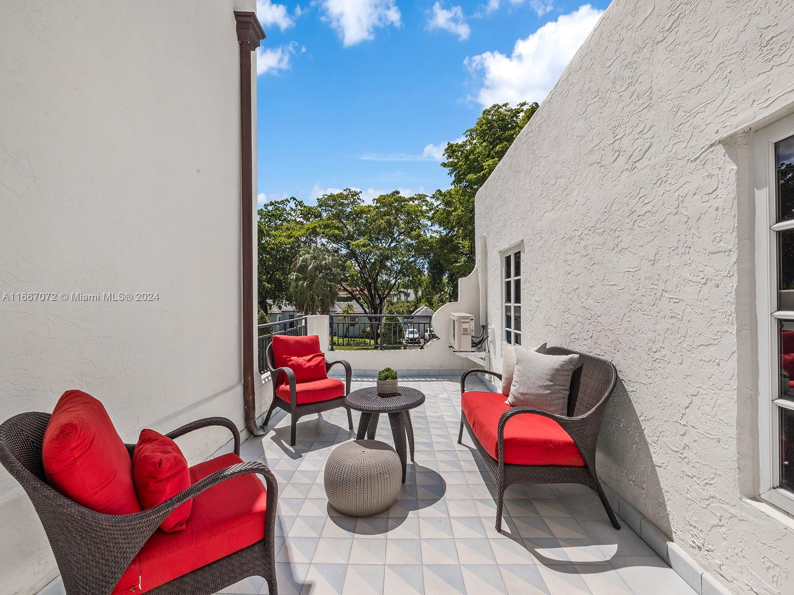 2114 Granada Blvd