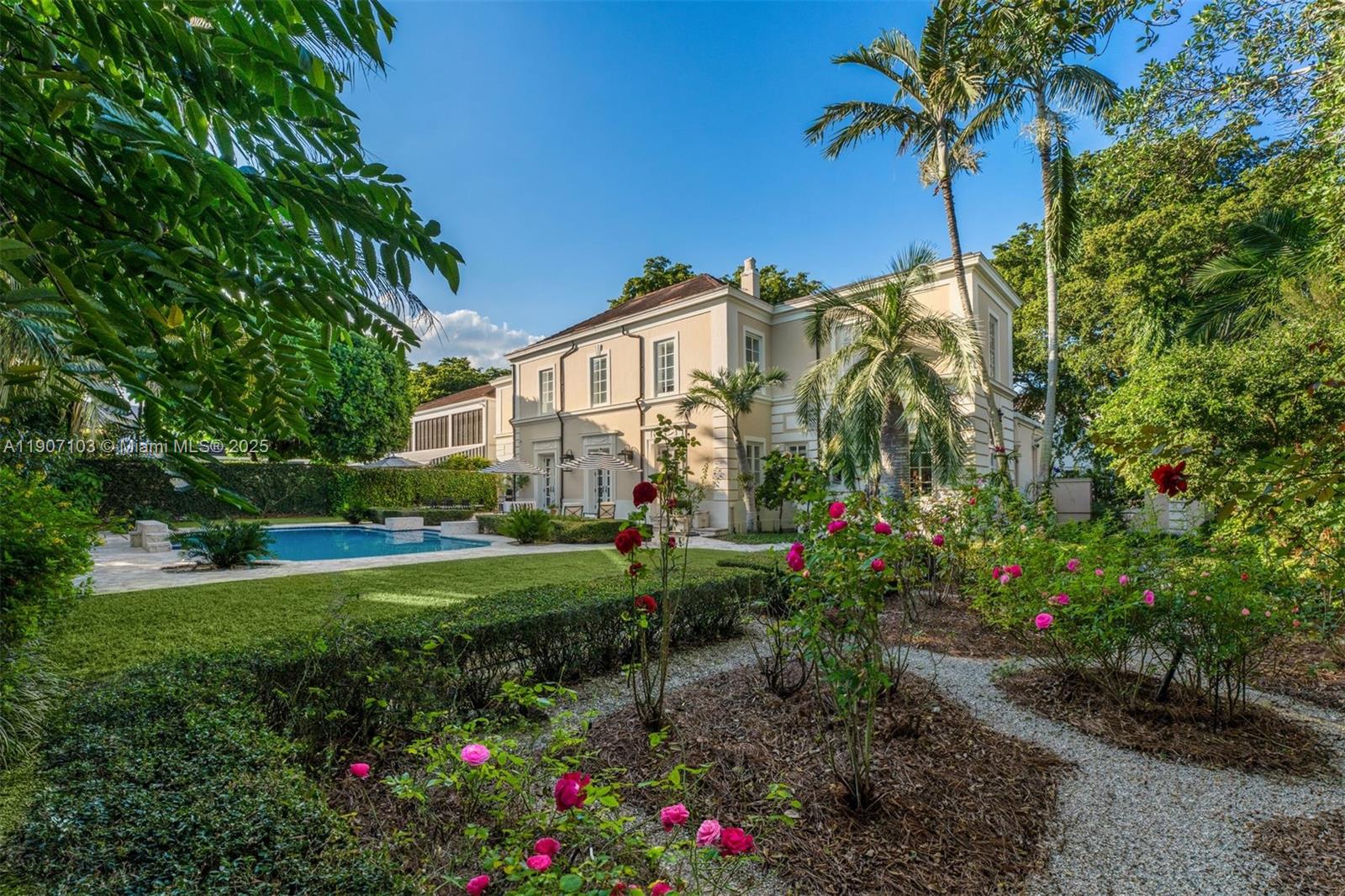 1004 Cotorro Ave