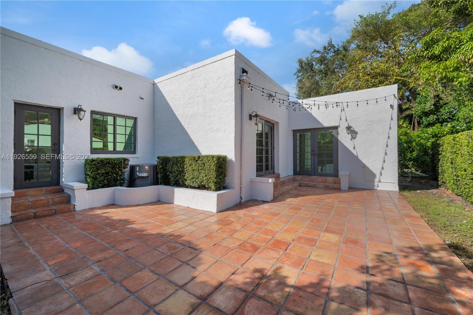 917 Granada Groves Ct.