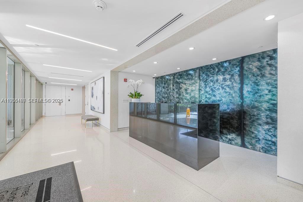300 E Collins Ave # 2D