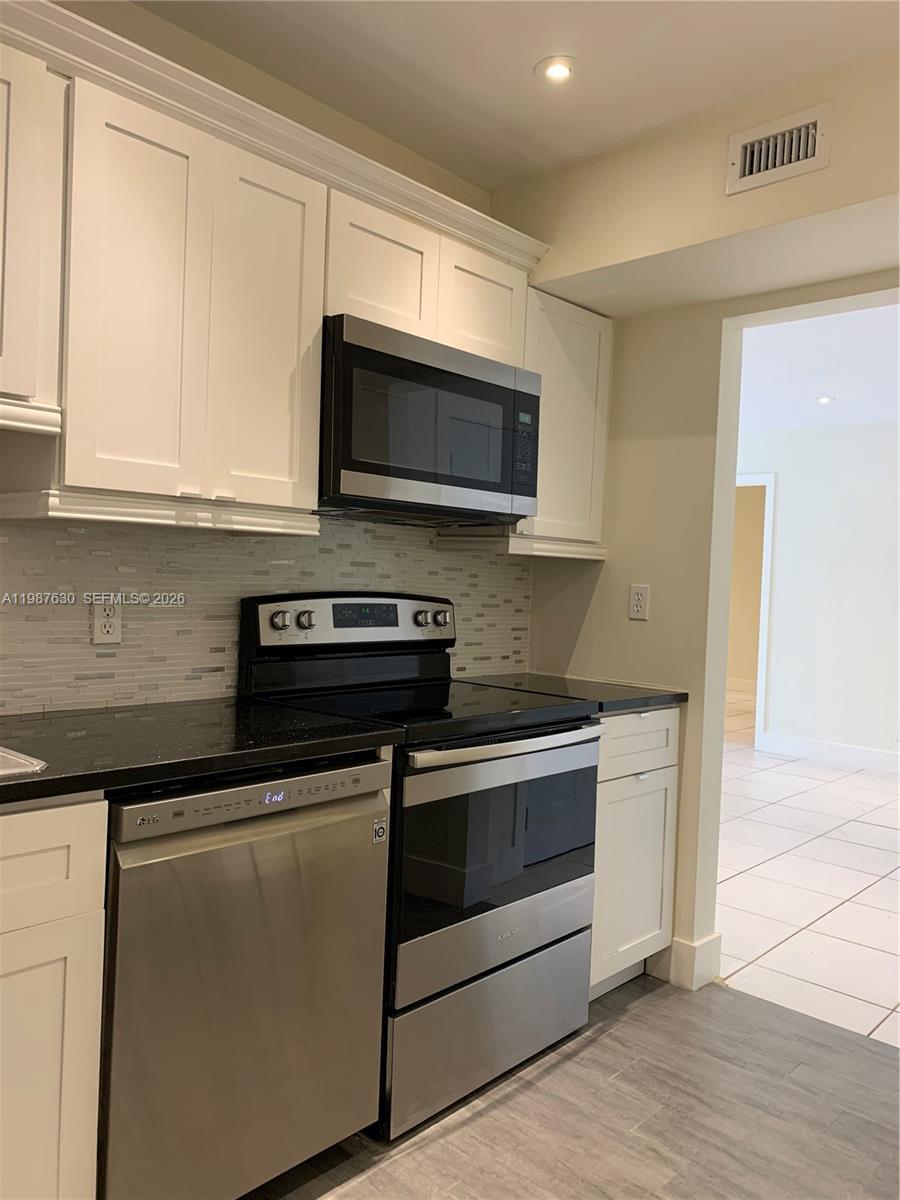 1200 Mariposa Ave # E104