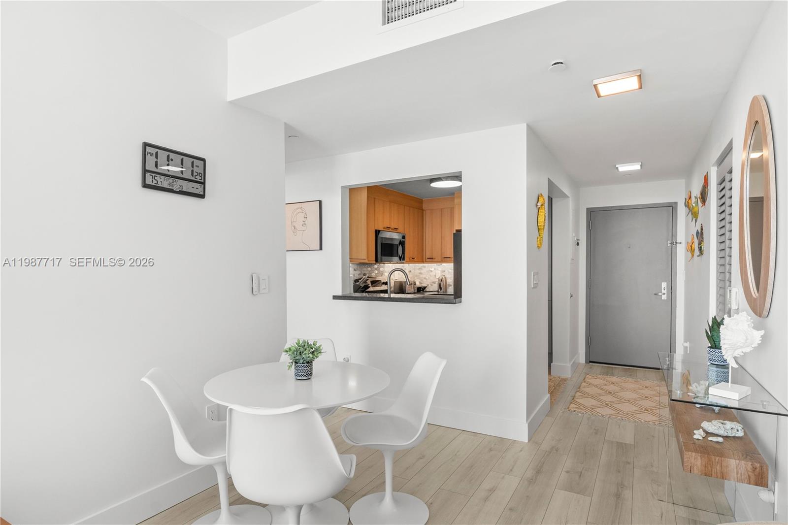 225 Collins Ave # 5J