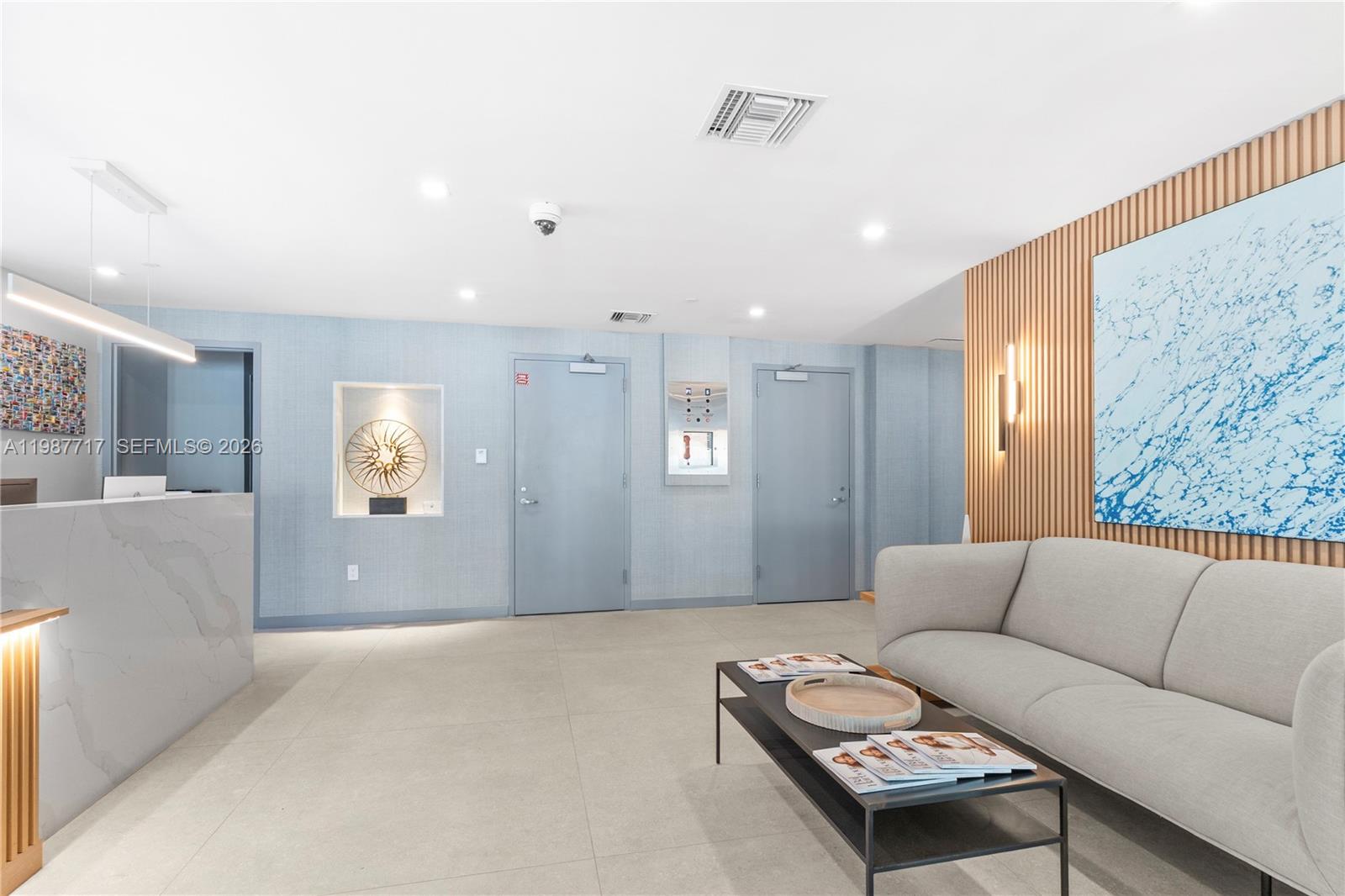 225 Collins Ave # 5J