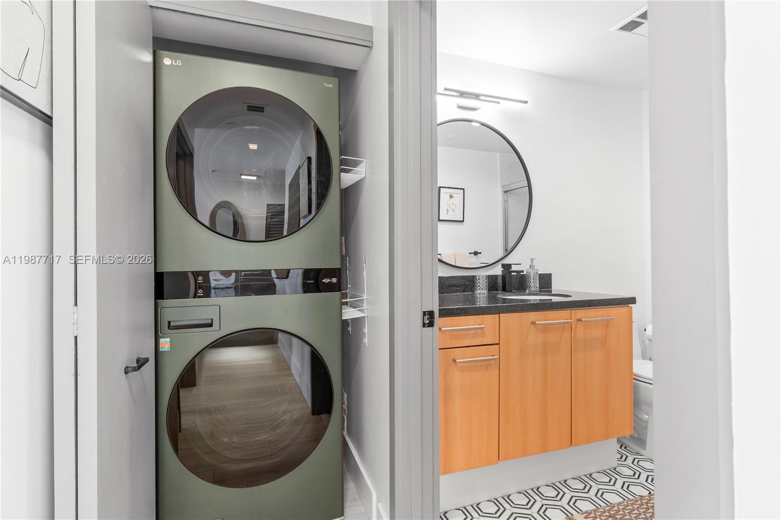 225 Collins Ave # 5J