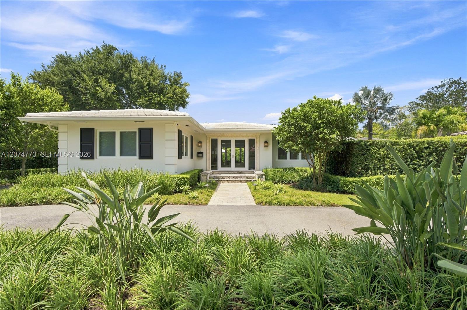 3267 Riviera Dr