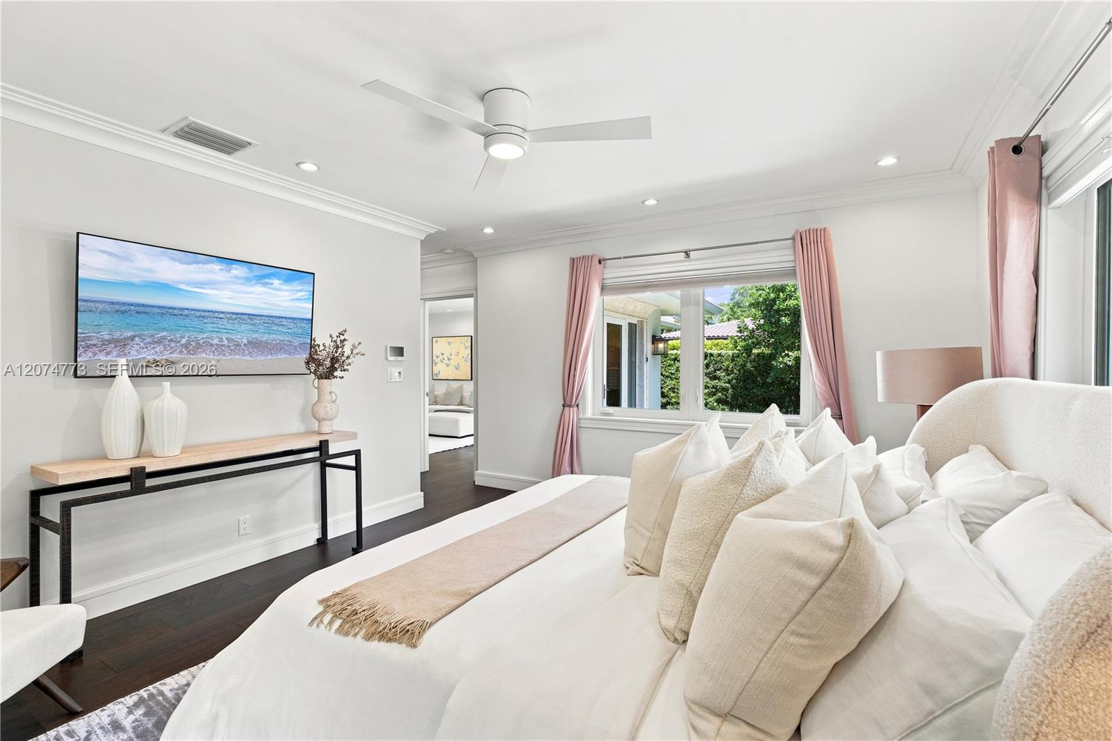 3267 Riviera Dr