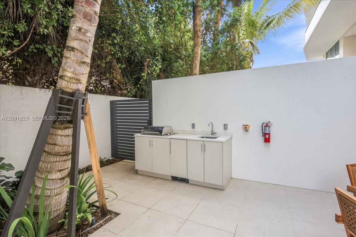 2200 Brickell Ave Unit: GV04