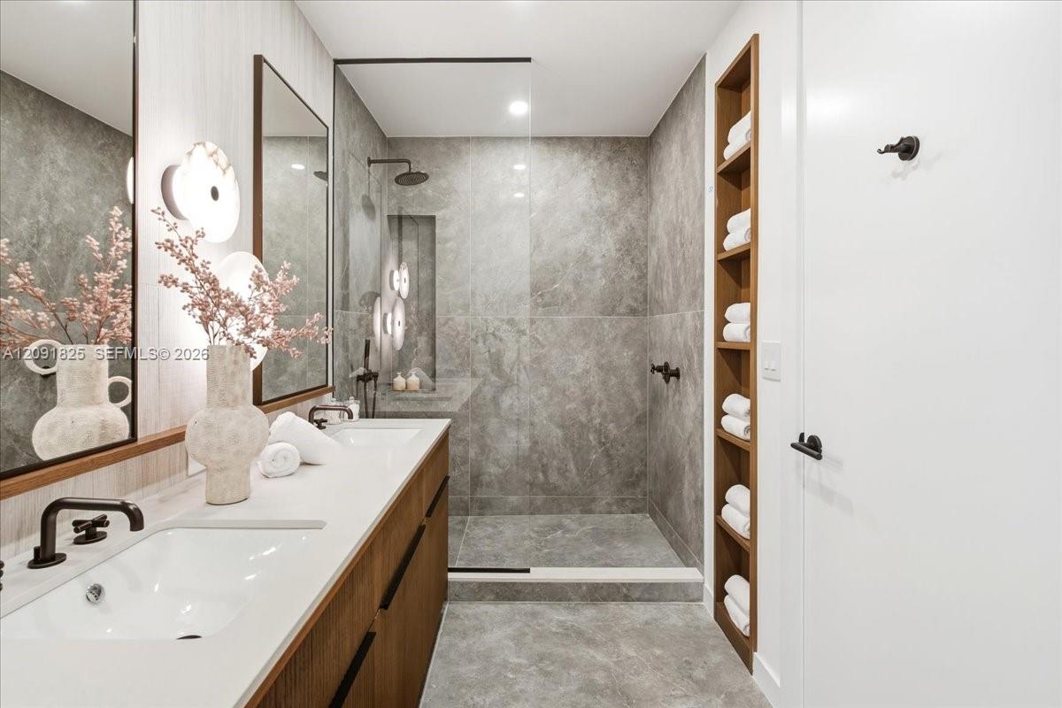 2200 Brickell Ave Unit: GV04