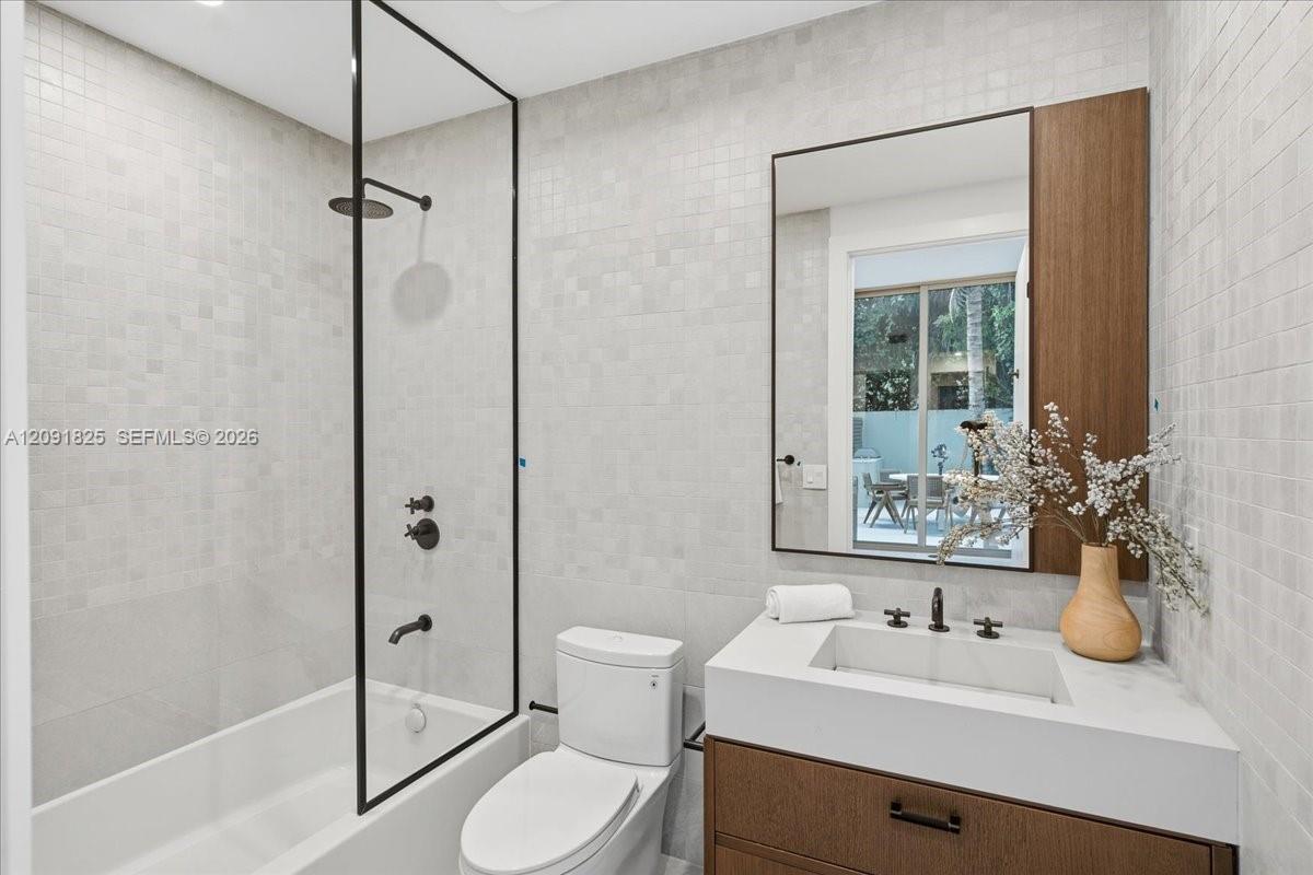 2200 Brickell Ave Unit: GV04
