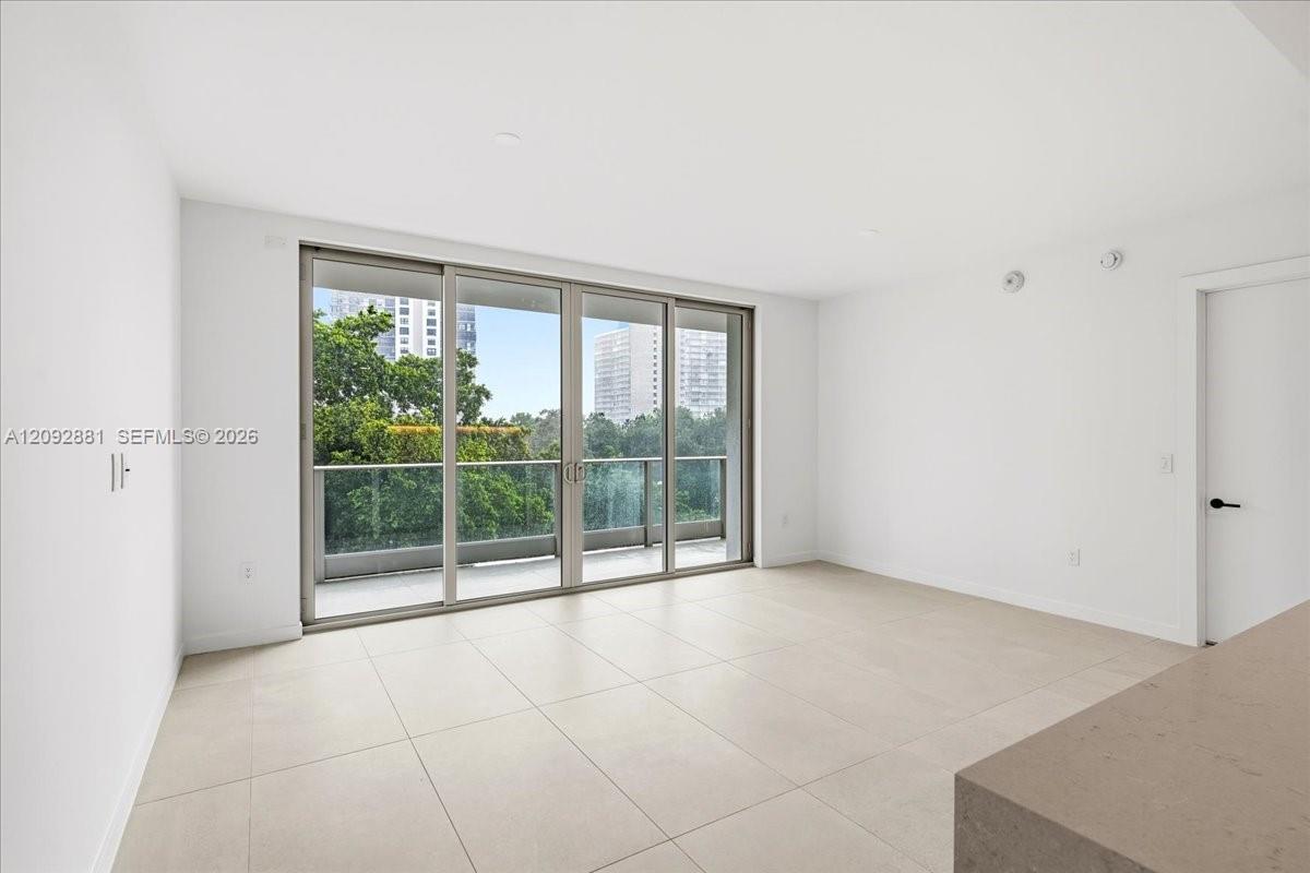 2200 Brickell Ave # 301
