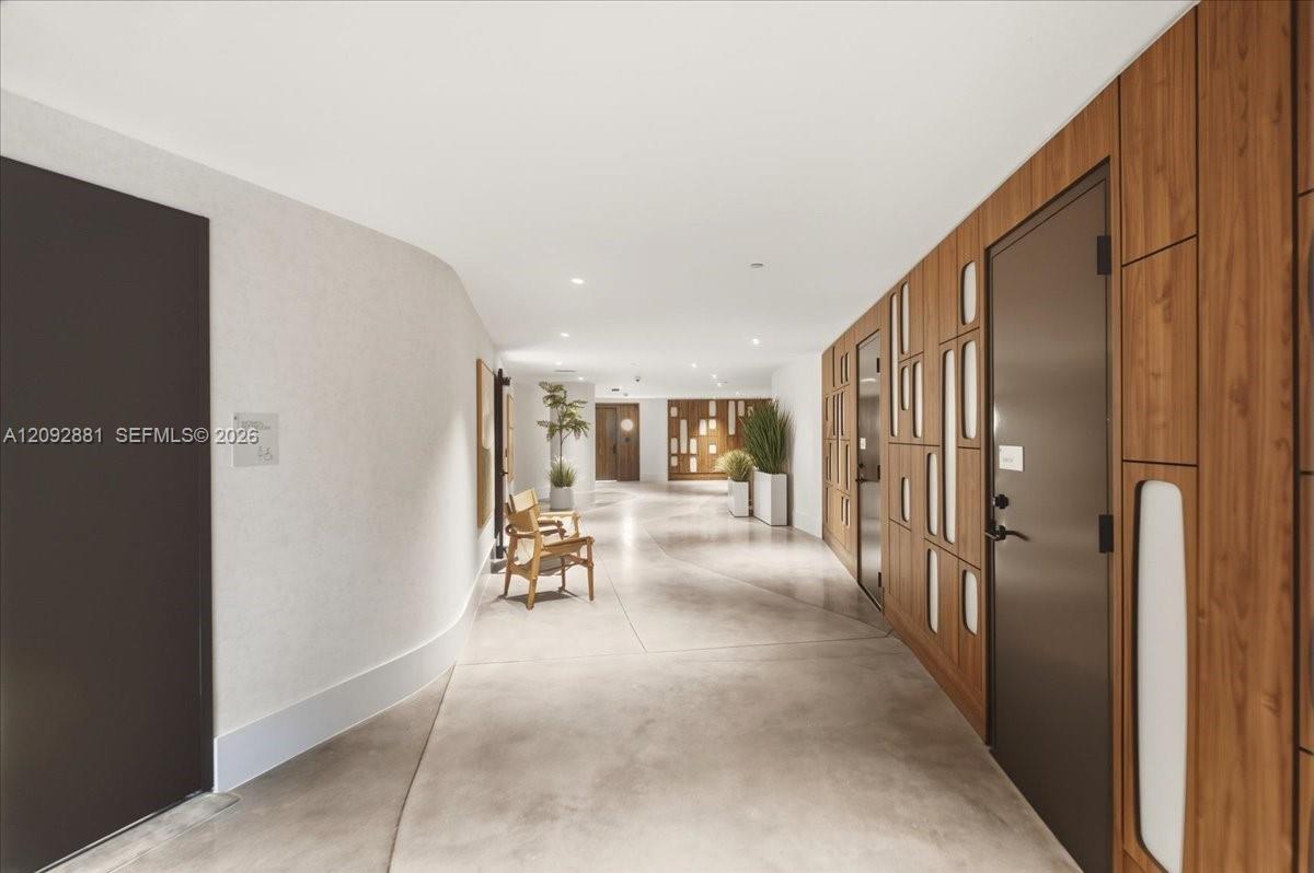 2200 Brickell Ave # 301