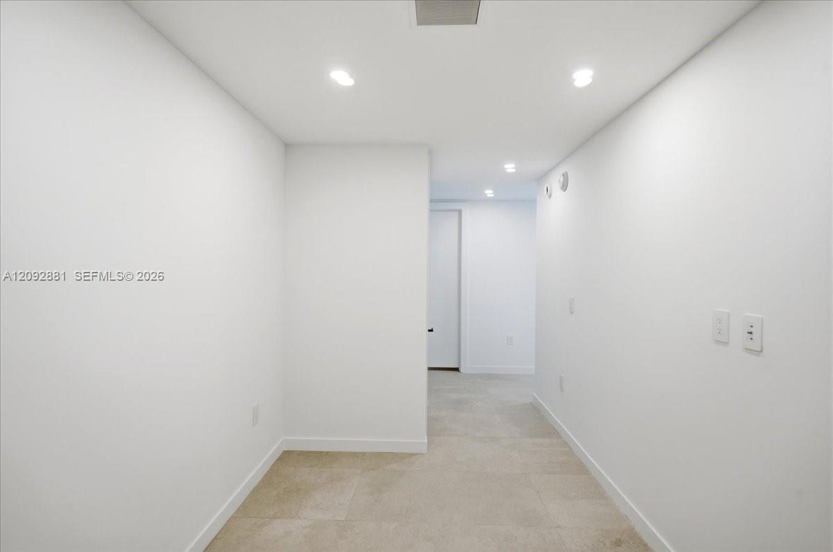 2200 Brickell Ave # 301