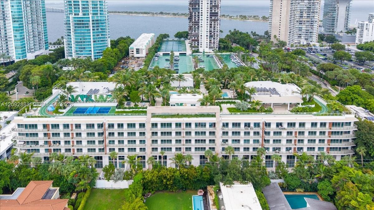 2200 Brickell Ave # 301