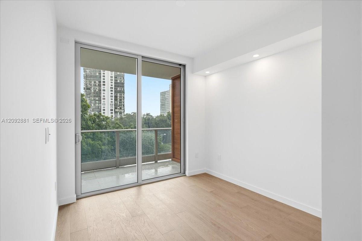 2200 Brickell Ave # 301