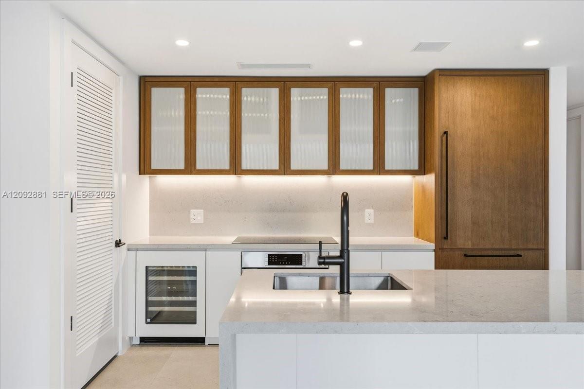 2200 Brickell Ave # 301