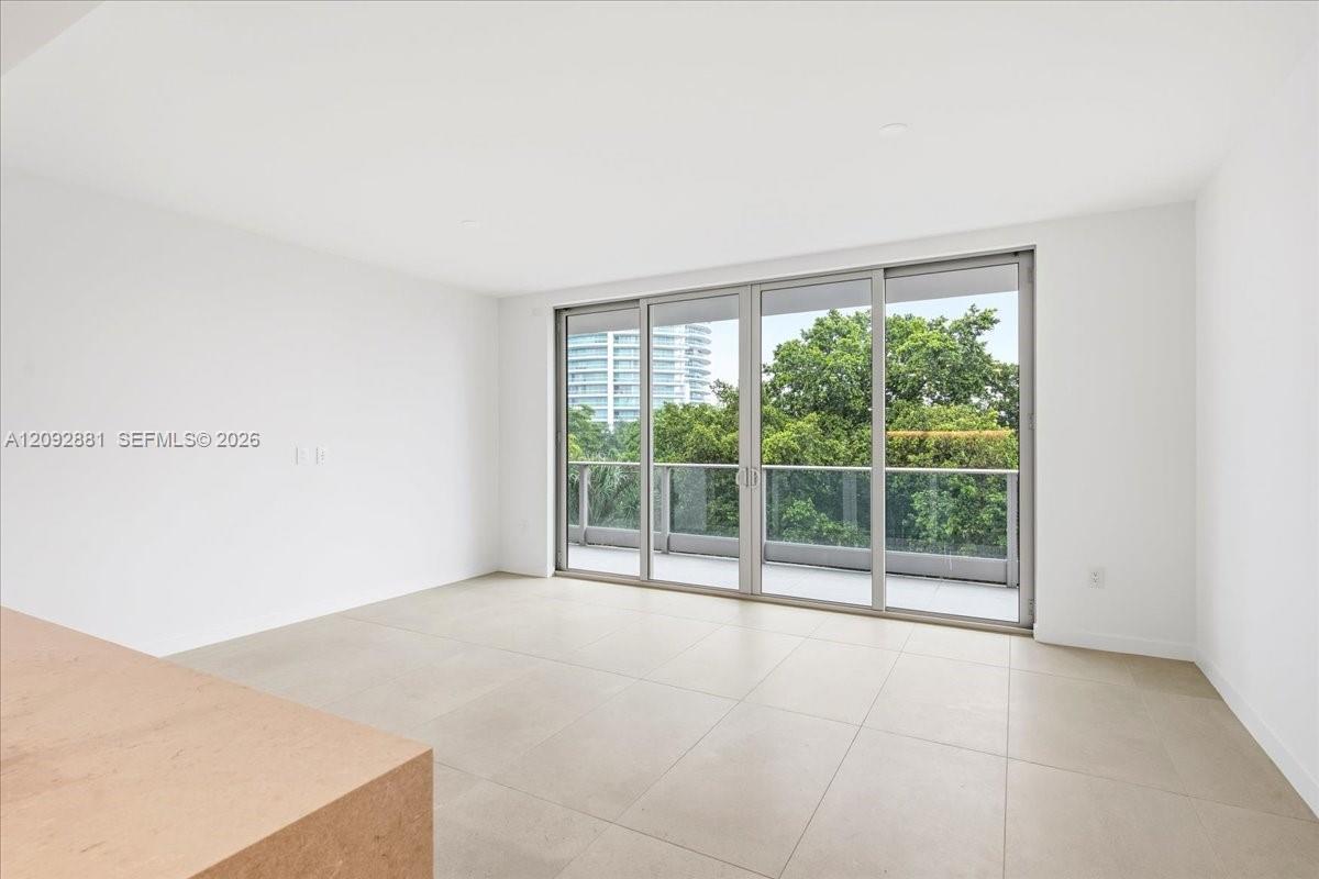 2200 Brickell Ave # 301
