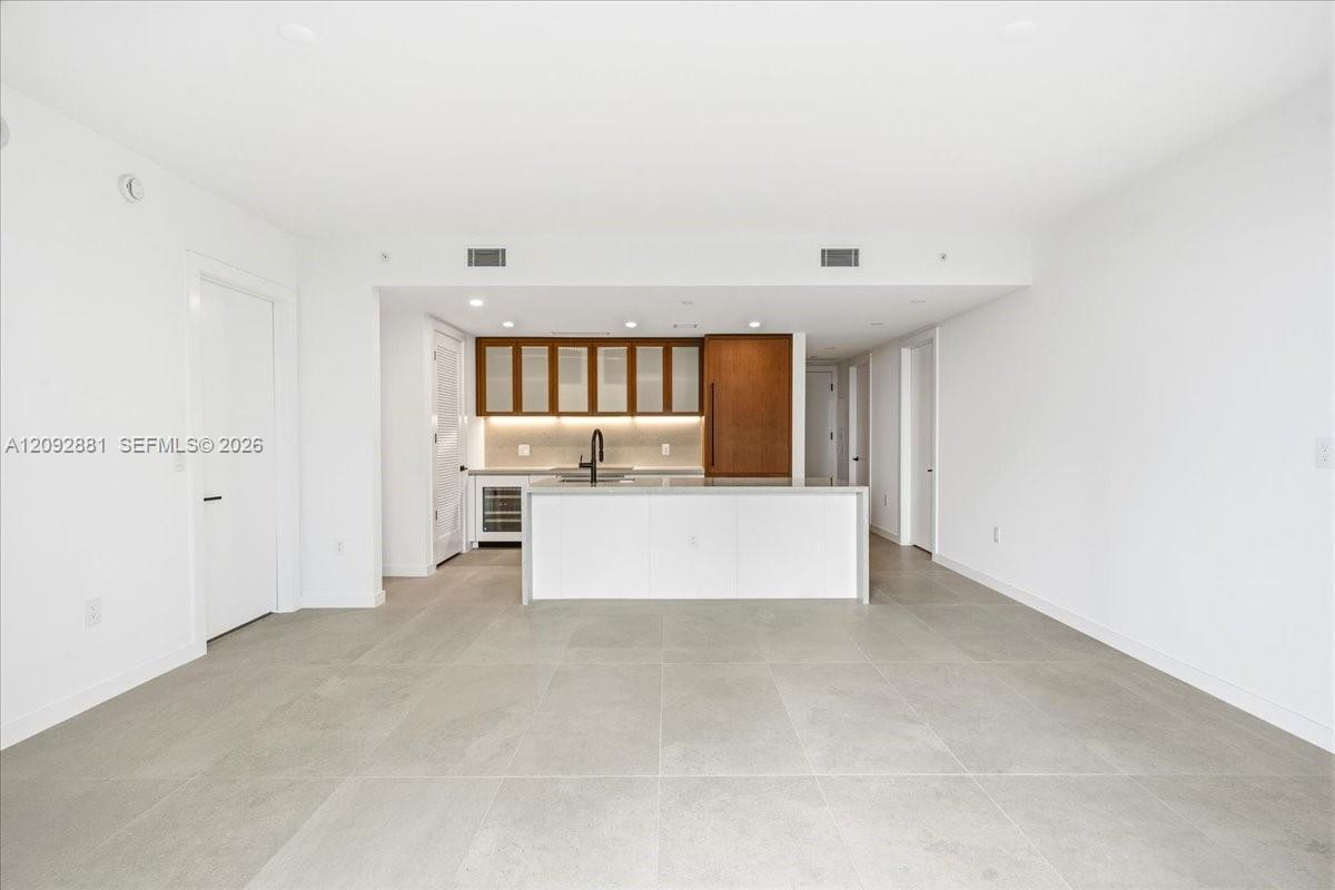 2200 Brickell Ave # 301